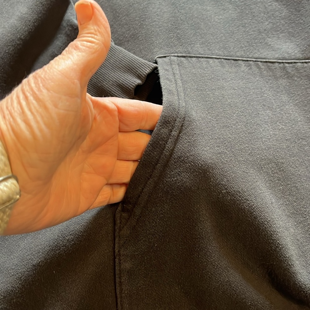 The North Face-XXL-Black- Hoodie-never stop exploring logo-hooded sweatshirt. - Picture 7 of 16